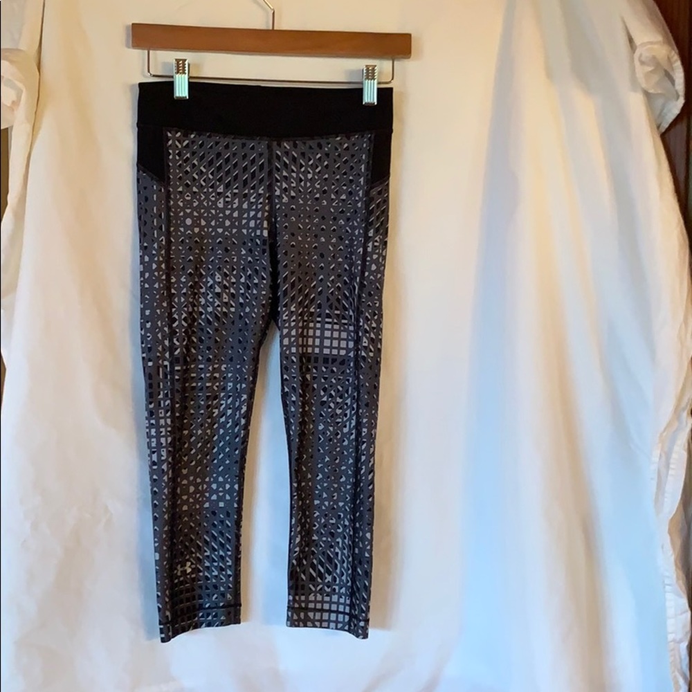Under Armour cropped geo pattern leggings